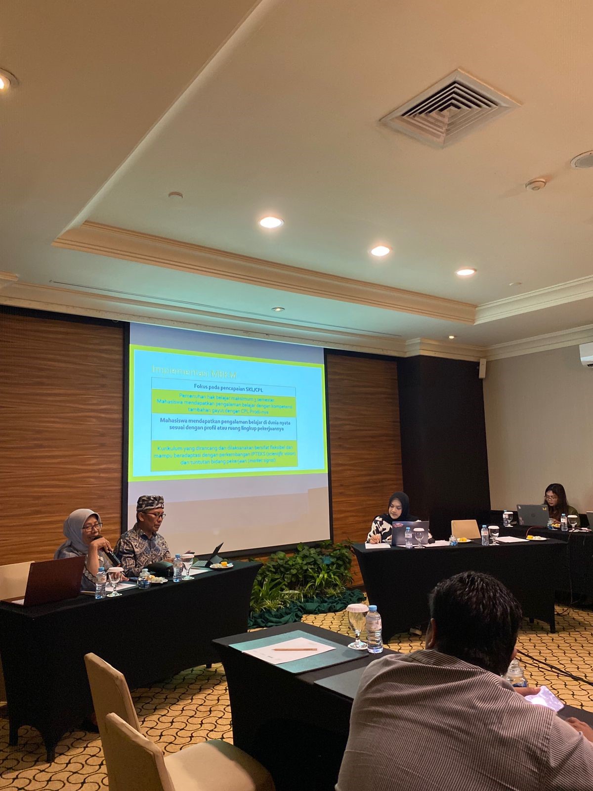 Programs Discussion Program Studi Administrasi Publik Gelar Focus Group Discussion dengan ...