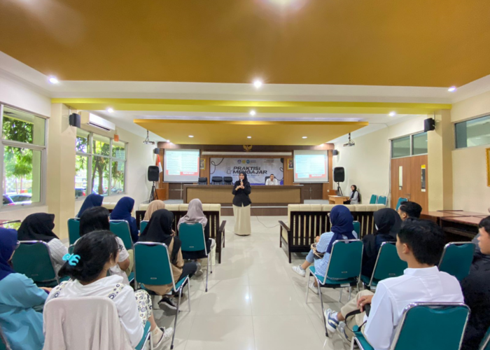 Kegiatan Praktisi Mengajar Mata Kuliah Sistem Politik  Administrasi Publik UPN Veteran Jawa Timur Bersama Komisi Pemilihan Umum Provinsi Jawa Timur